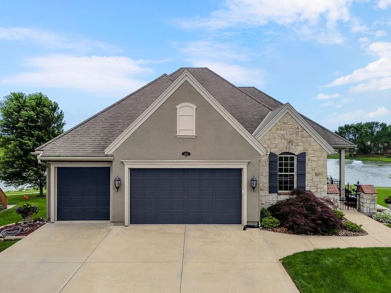 4220 SW Duck Pond Dr, Lee's Summit, MO 64082