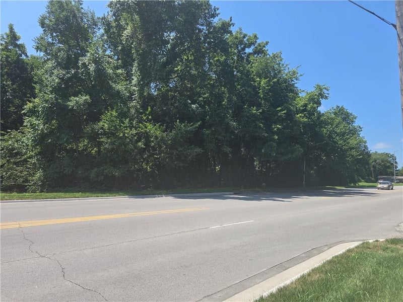 601 E 85th St, Kansas City, MO 64131