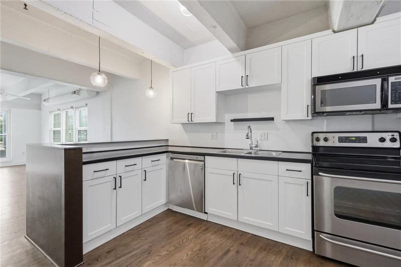 3001 Gillham Rd #206, Kansas City, MO 64108