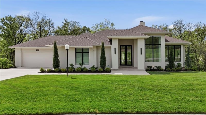 7300 NW Pampas Ln, Parkville, MO 64152
