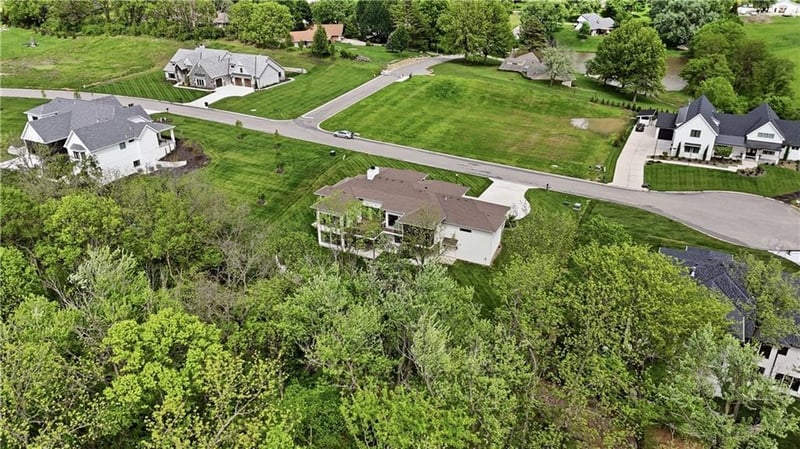 7300 NW Pampas Ln, Parkville, MO 64152