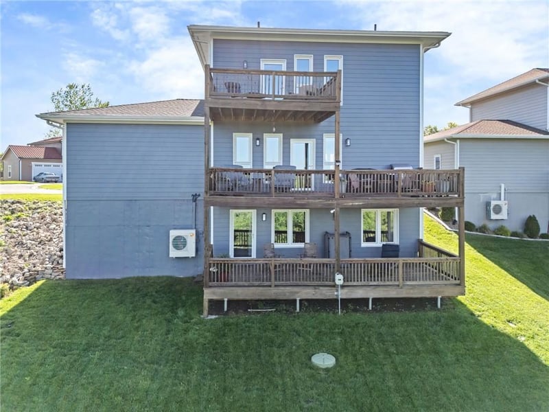 3728 Thompson Cir, Kansas City, KS 66103