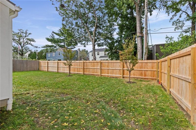4620 W 70th Ter, Prairie Village, KS 66208