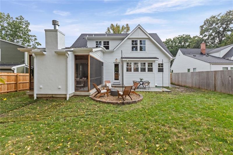 4620 W 70th Ter, Prairie Village, KS 66208