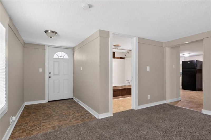 8318 Pershing Rd, Raytown, MO 64138