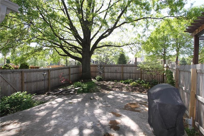 11922 Mackey Rd, Overland Park, KS 66213