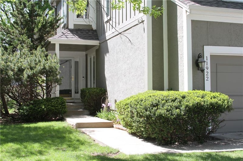 11922 Mackey Rd, Overland Park, KS 66213