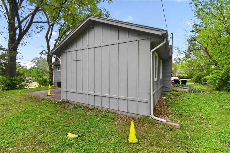 11400 Sycamore Ter, Kansas City, MO 64134