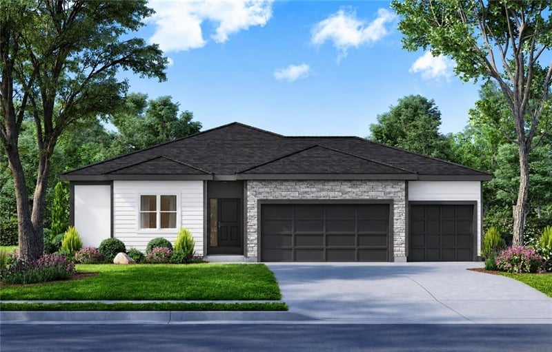 832 Reed Dr, Raymore, MO 64083
