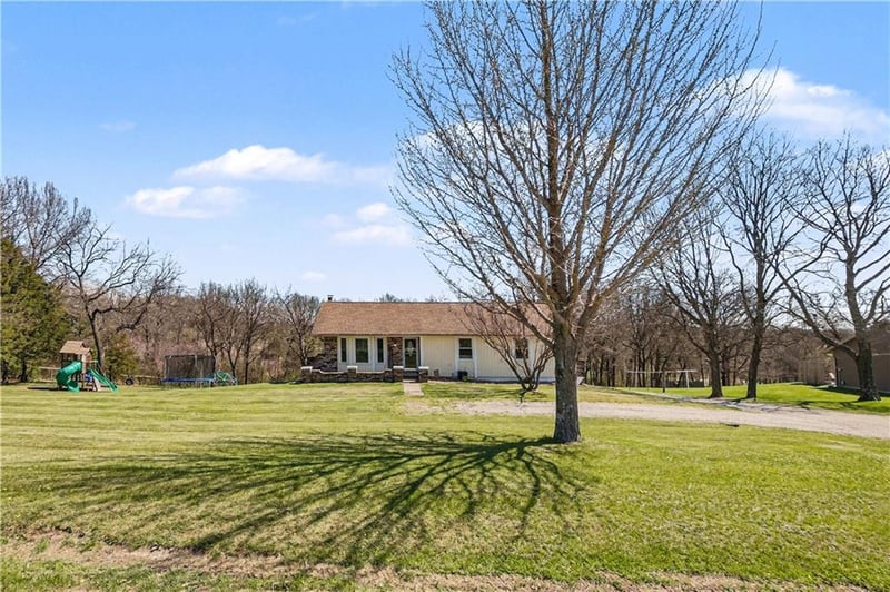 6721 SE Isley Dr, Holt, MO 64048