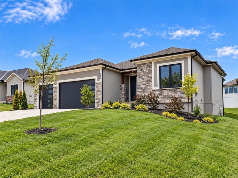 2609 NE Crestview St, Blue Springs, MO 64029