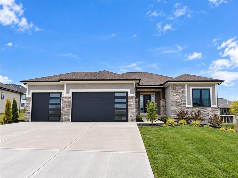 2609 NE Crestview St, Blue Springs, MO 64029