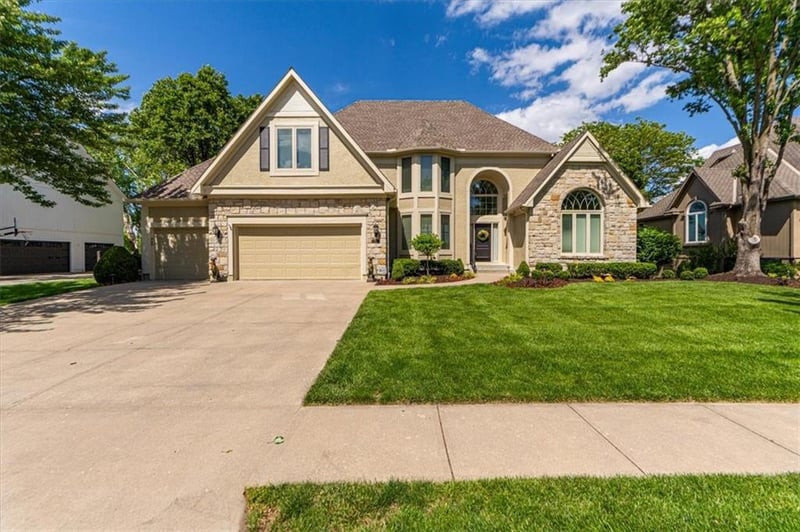 12863 Westgate St, Overland Park, KS 66213