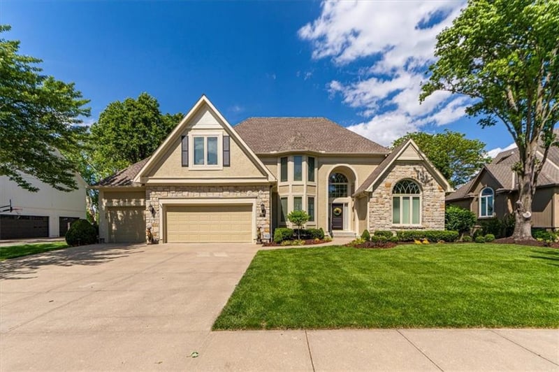12863 Westgate St, Overland Park, KS 66213
