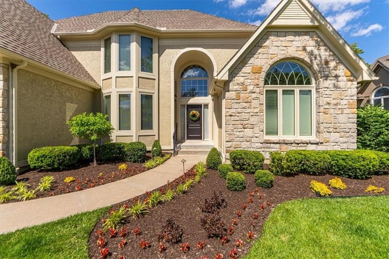 12863 Westgate St, Overland Park, KS 66213