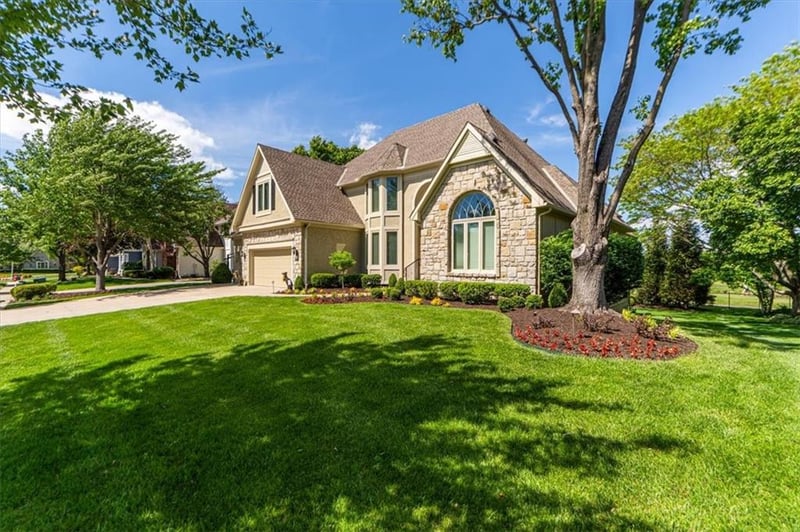 12863 Westgate St, Overland Park, KS 66213