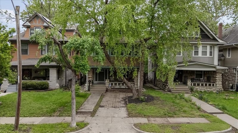 3709 Walnut St, Kansas City, MO 64111