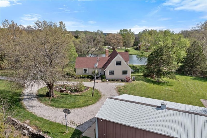 22800 W 246th St, Paola, KS 66071