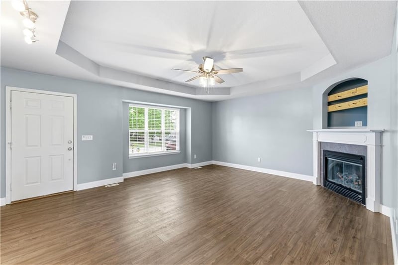 715 Iron Horse Dr, Warrensburg, MO 64093