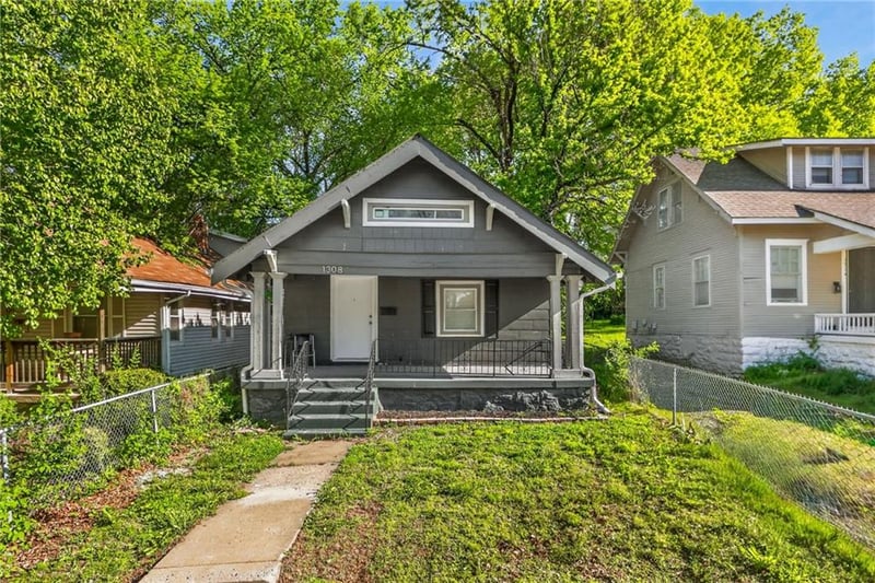 1308 E 59th St, Kansas City, MO 64110