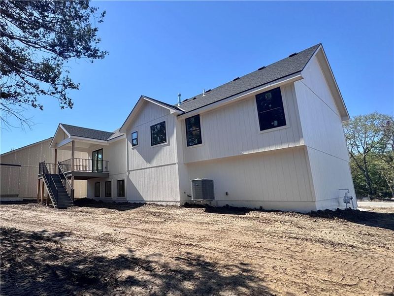 8663 Eagle Creek Dr, De Soto, KS 66018
