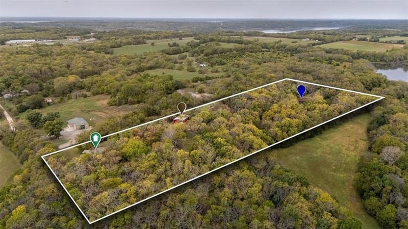 11750 46th St, Perry, KS 66073