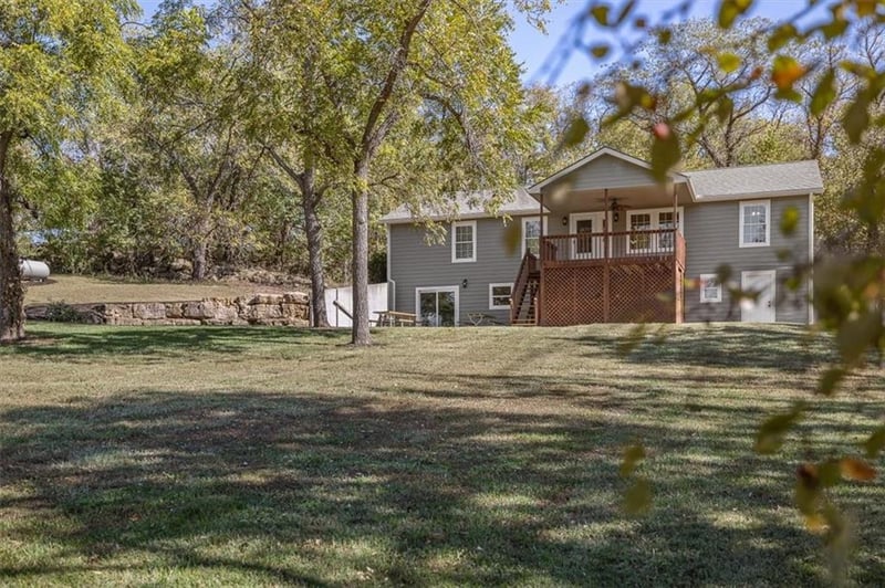 11750 46th St, Perry, KS 66073