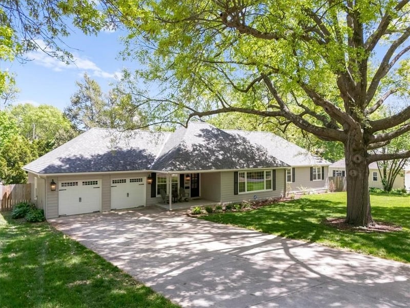 8601 Travis St, Overland Park, KS 66212