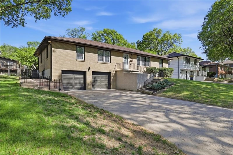 5037 N Michigan Ave, Kansas City, MO 64118