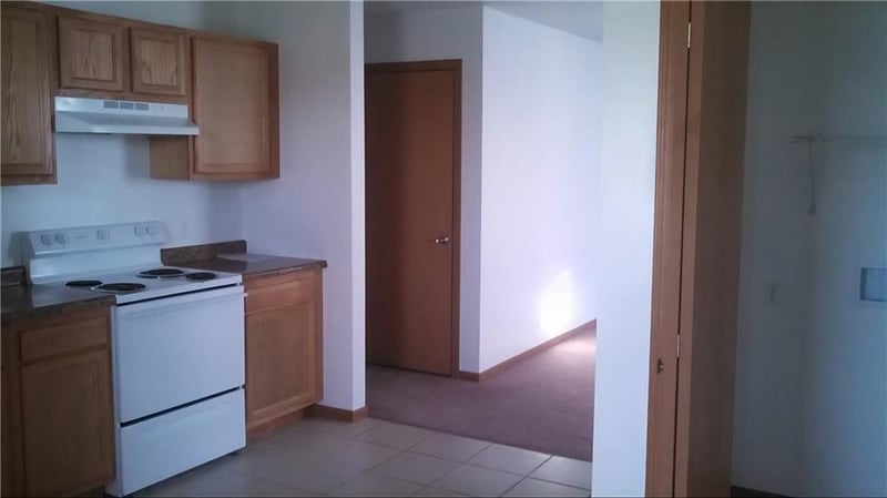 11755 Ridgeway Dr, St Joseph, MO 64505