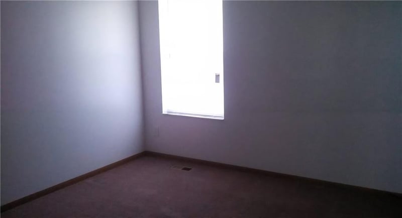 11755 Ridgeway Dr, St Joseph, MO 64505