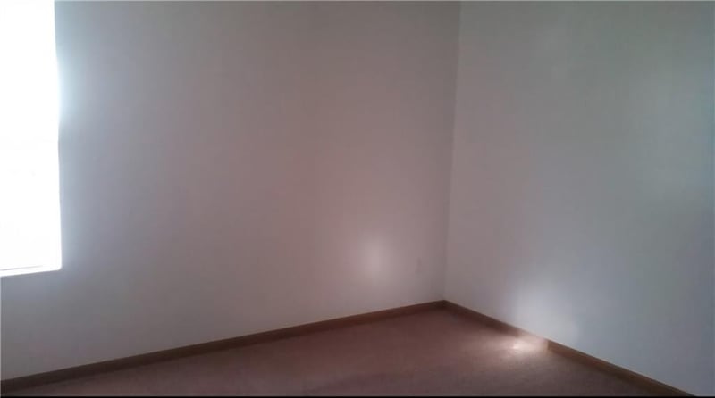 11755 Ridgeway Dr, St Joseph, MO 64505