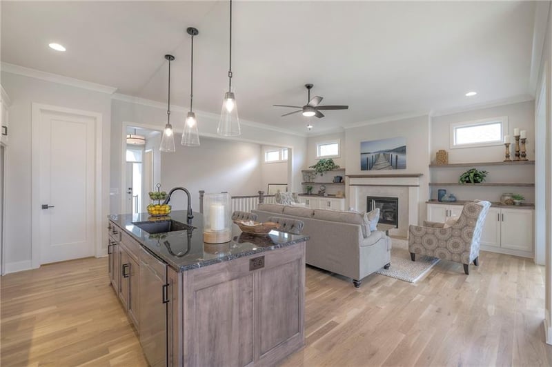 13821 Westgate St, Overland Park, KS 66221