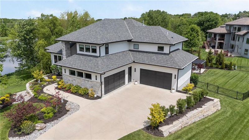 10114 W 152nd Ter, Overland Park, KS 66221