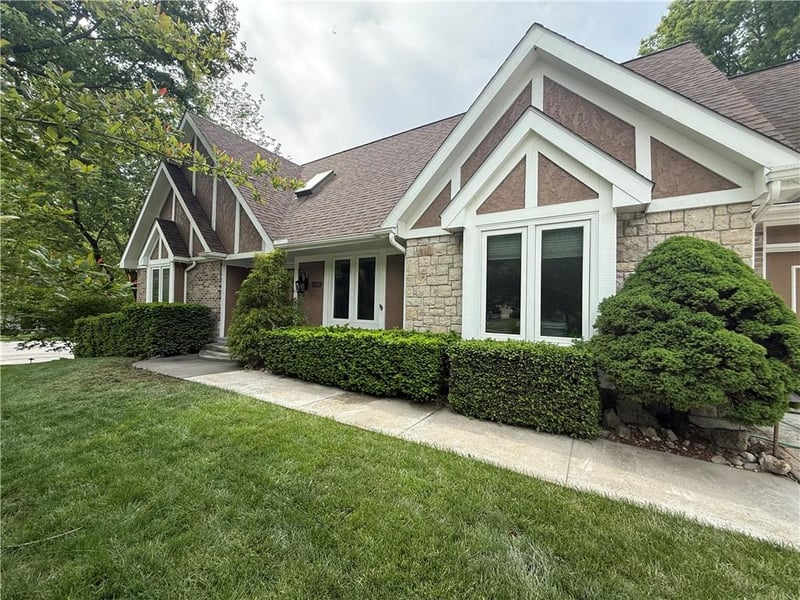 1509 Wynbrick Dr, Liberty, MO 64068