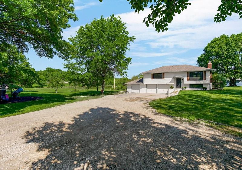 14074 Mcintyre Rd, Leavenworth, KS 66048