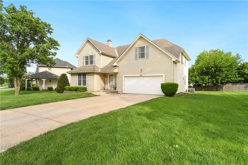917 NW Winterset St, Lee's Summit, MO 64081