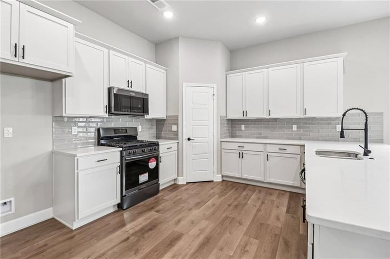 18420 W 195 St, Spring Hill, KS 66083