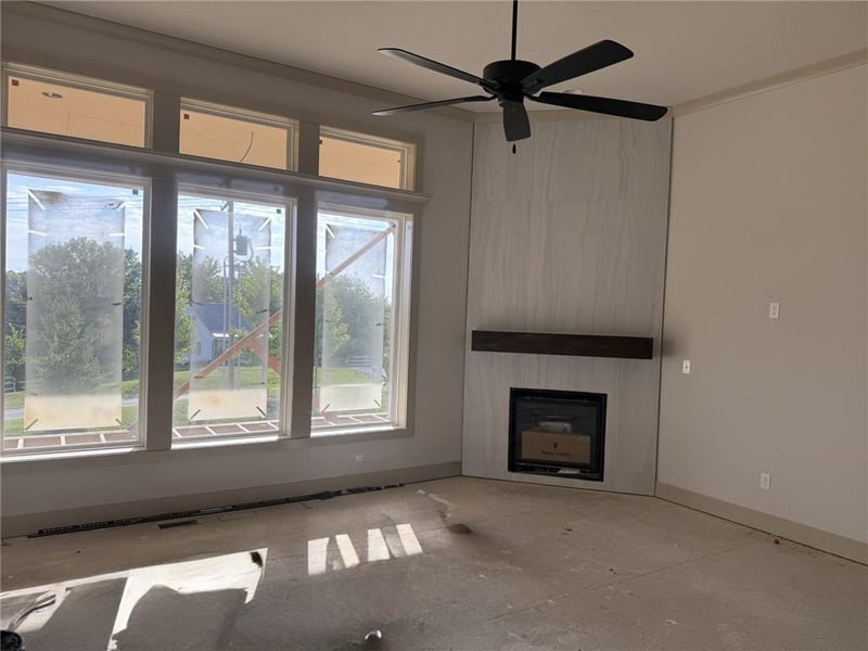 9009 N Poplar Ave, Kansas City, MO 64156