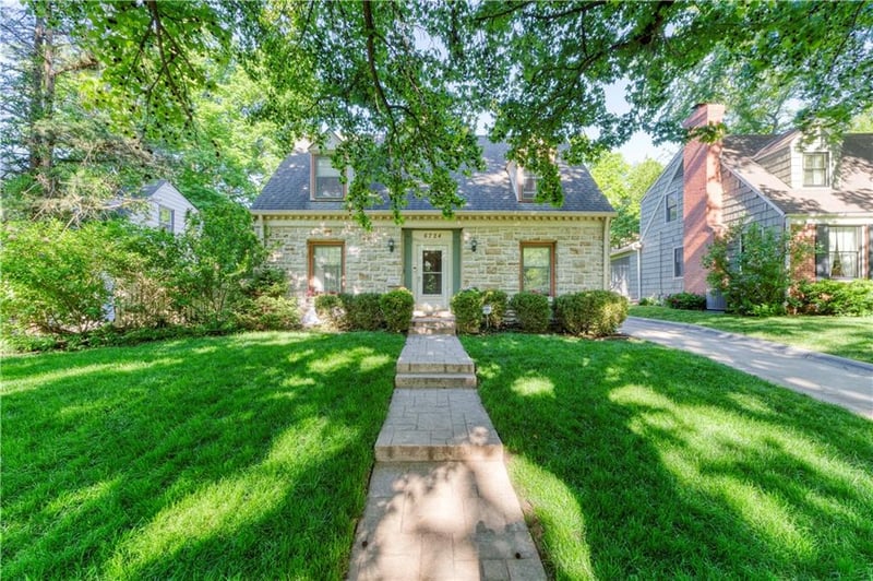 6724 Cherry St, Kansas City, MO 64131