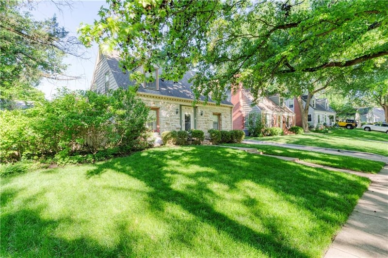 6724 Cherry St, Kansas City, MO 64131