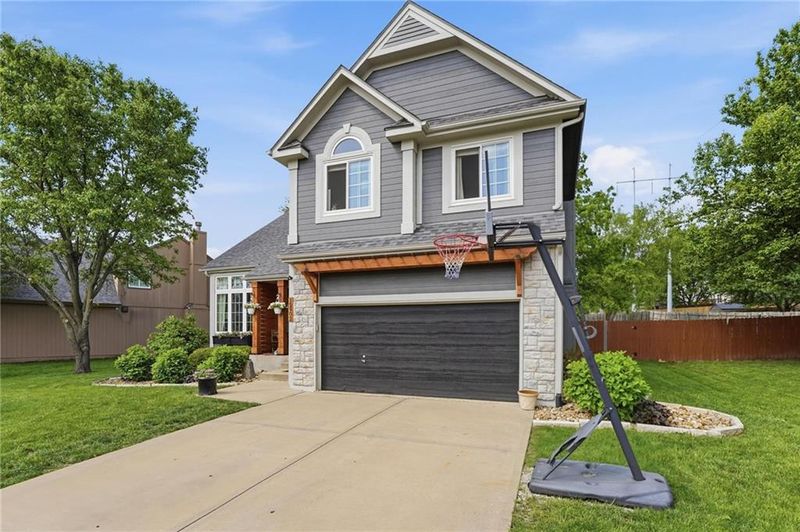 12902 S Hagan St, Olathe, KS 66062