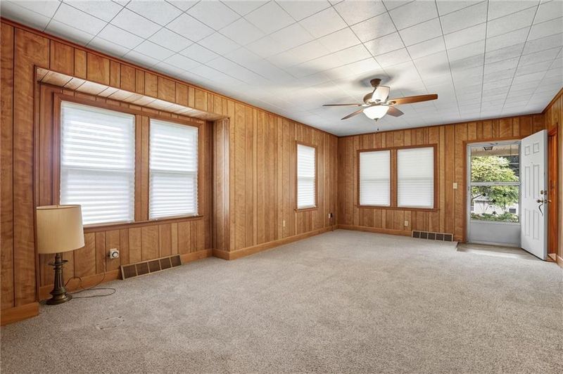 2935 NE Walnut Rd, Avondale, MO 64117