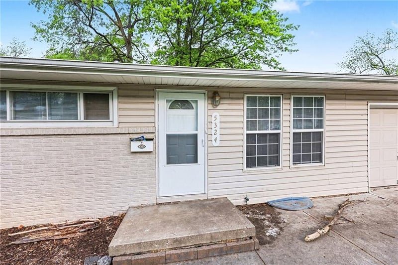 5324 Hunter St, Raytown, MO 64133