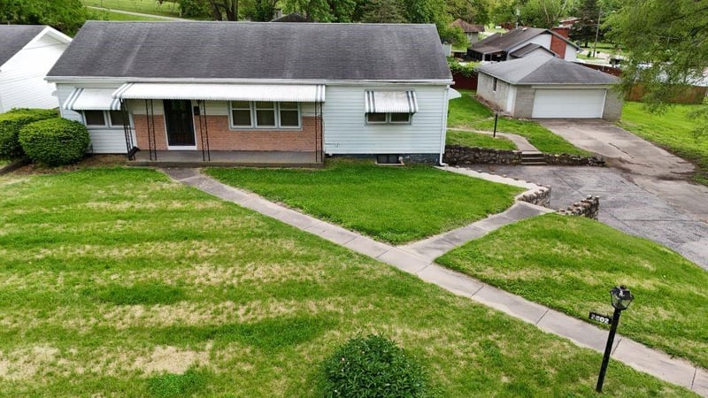 2802 Blackwell Rd, St Joseph, MO 64506
