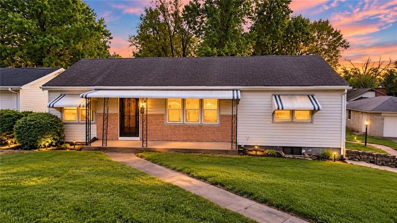 2802 Blackwell Rd, St Joseph, MO 64506