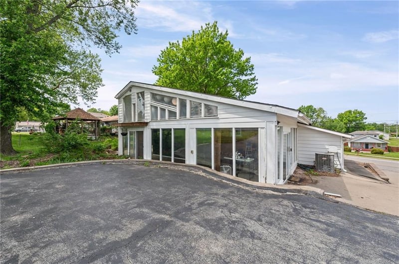 2509 S 53rd St, Kansas City, KS 66106