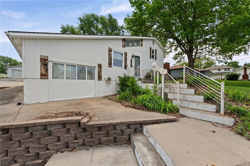 2509 S 53rd St, Kansas City, KS 66106