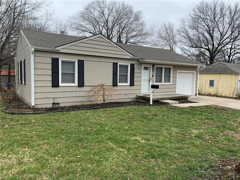 401 SW Madison St, Lee's Summit, MO 64063