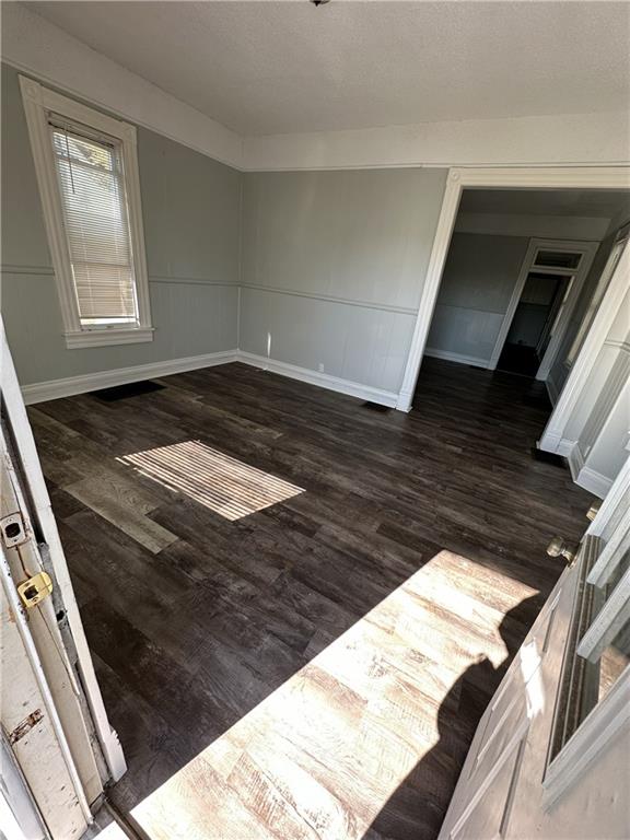 1321 Ridenbaugh St, St Joseph, MO 64501
